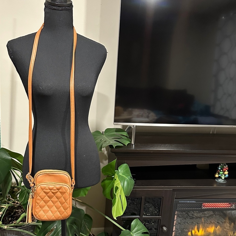 *QUINTINA* Tan Quilted Crossbody Bag - Picture 2 of 11